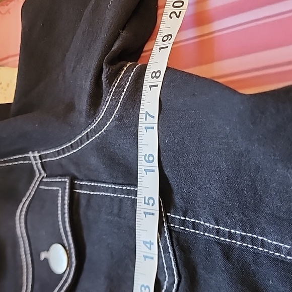 VIP Black Short Jacket - Picture 6 of 7